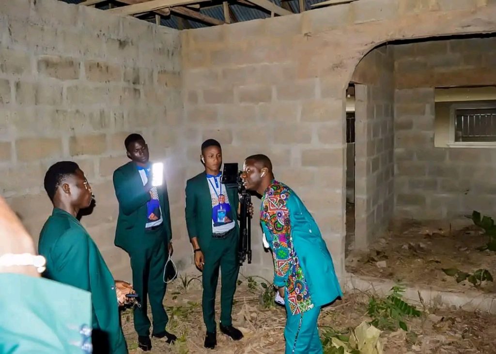 Pastor Agbala Gabriel raise another 3 million Naira to complete Iya Gbonkan House, 500K Naira for Abeni Agbon, 500K Naira for Tamotiye (Photos)